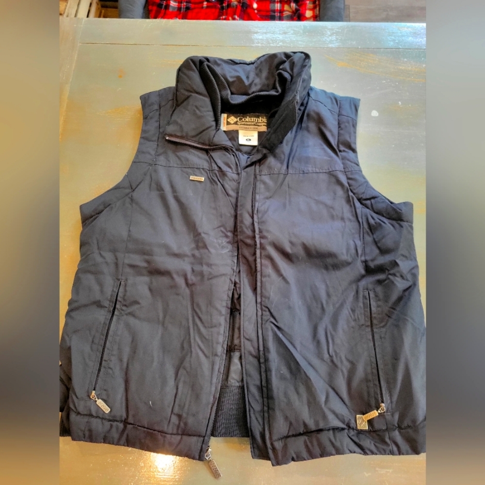 Womens columbia puffy vest